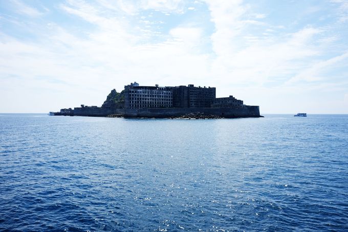 世界遺産「軍艦島(端島)」は廃墟マニアには外せない観光地