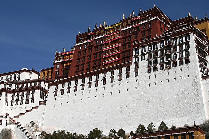 チベット仏教至宝の聖域「紅宮」