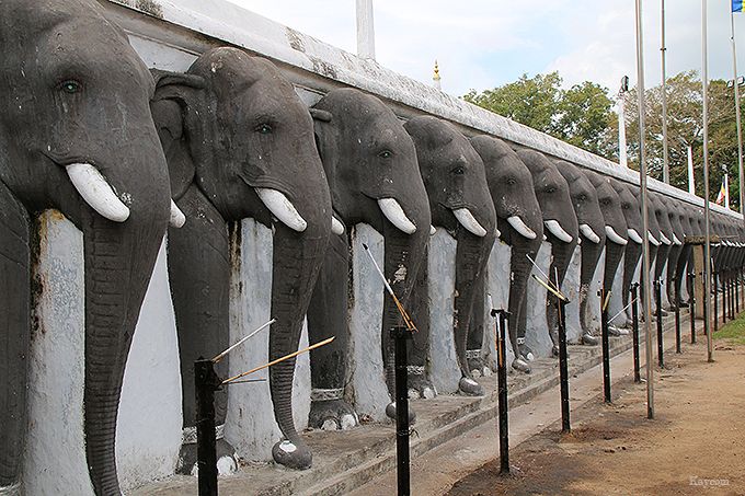 スリランカで最古の都アヌラーダプラ