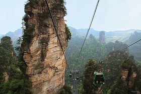 �Β����ї�����A�o�^�[�̐��E�I�����̐��E��Y�u���ˌ��v�Œn���K�͂̐�i�����悤�̋L���T���l�C��