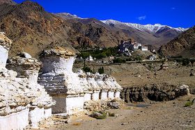 �����̖��ӑ��������I�C���h�k�����_�b�N�́u���L���E�S���p�v�Ń`�x�b�g�����Ɛ�i�����\�̋L���T���l�C��