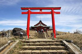 �����O�ЎQ��I�ŋ��̃p���[�X�|�b�g����ŋ��^����ɓ���悤�̋L���T���l�C��