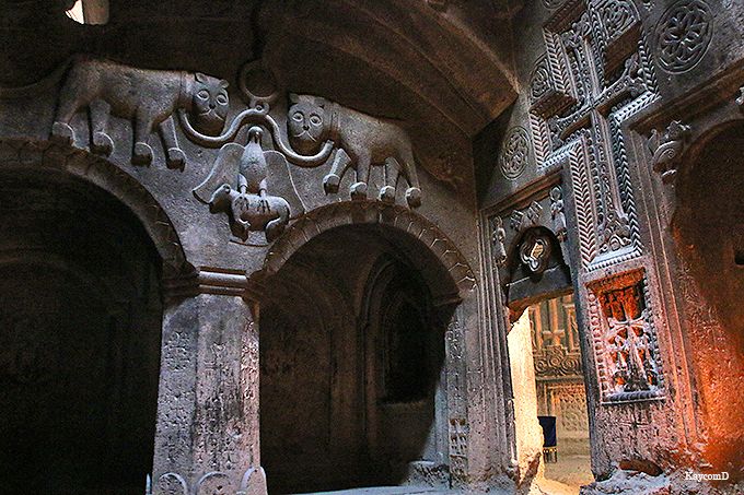 ロンギヌスの槍が由来！アルメニアの世界遺産ゲガルド修道院