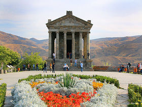アルメニアで唯一残る建築！太陽神を祀ったガルニ神殿