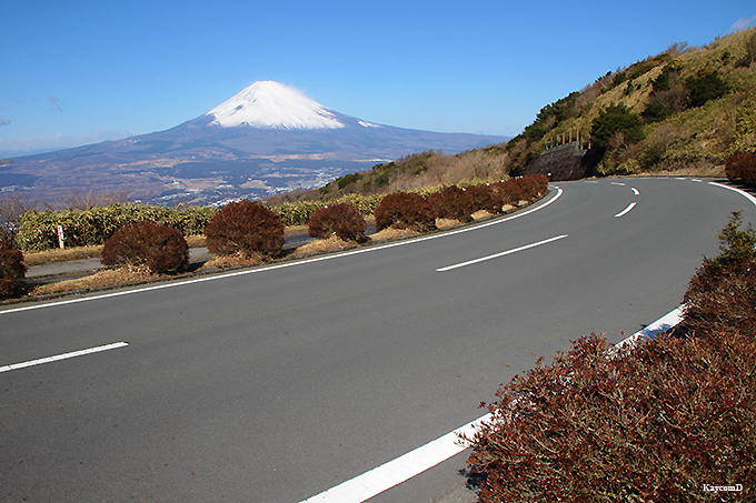 富士山と芦ノ湖の眺望が素晴らしい「箱根スカイライン」