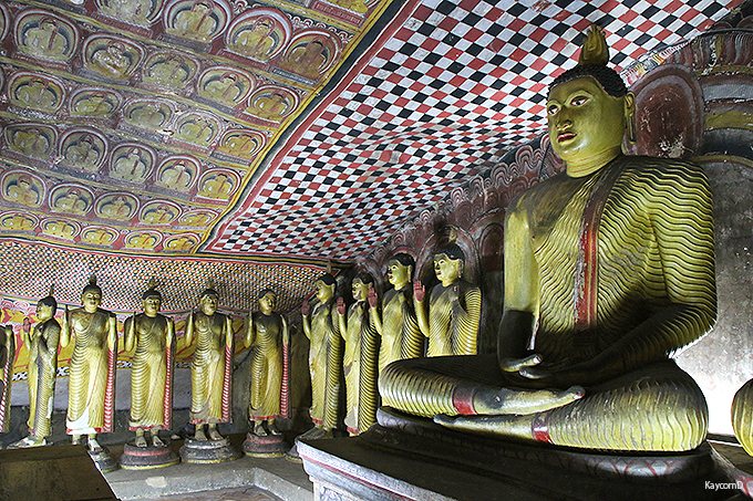 びっしりと並ぶ仏像がすごい第3窟