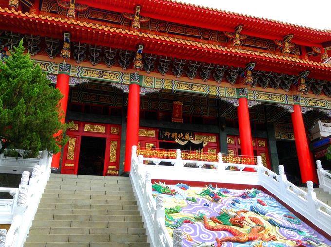 「文武廟」の壮麗な建築と孔子・関羽・岳飛