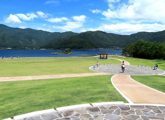 河口湖ハーブフェスティバル 富士山 ラベンダーの超絶景 アジサイも 山梨県 Lineトラベルjp 旅行ガイド