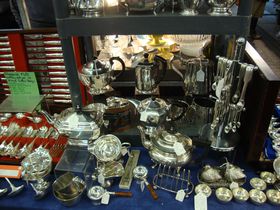 �����h���x�O�P���v�g���u�T���o���[�E�A���e�B�[�N�E�}�[�P�b�g�v�ő喞���I�U���@���ꋓ����J�̋L���T���l�C��