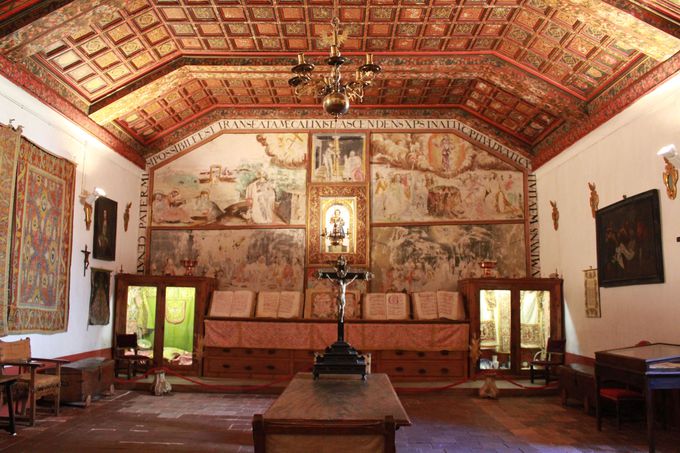 祈りと神秘の空間「サン・アントニオ・エル・レアル修道院」