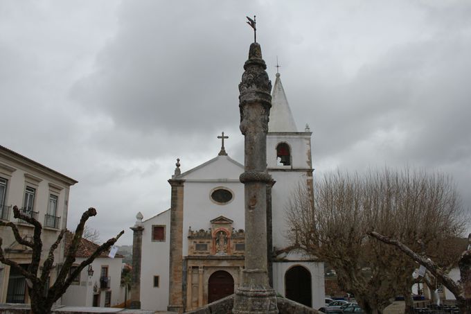 アズレージョに彩られる「サンタ・マリア教会」