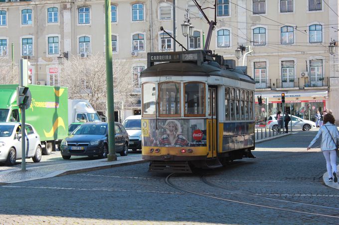 リスボン市民の憩いの場所「ロシオ広場」