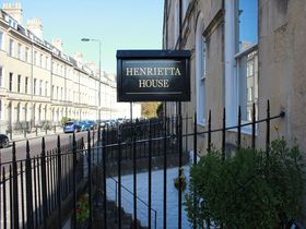 「ヘンリエッタ ハウス」イギリス世界遺産の街バースの心地よいホテル