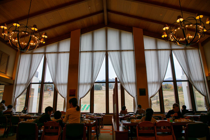 バイキングレストラン｢グランドカフェ｣で充実の夕食＆朝食