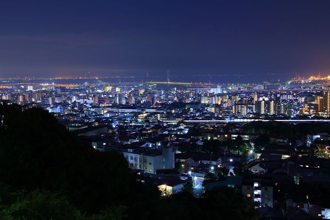 住宅街の奥間に存在する究極穴場夜景スポット「西岡本」