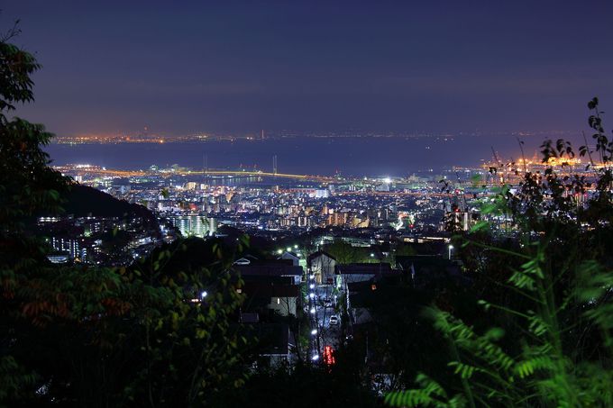 渦森台の最上部から見る極上神戸夜景！「渦森展望台公園」