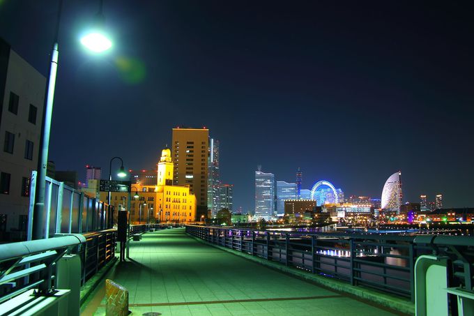 「横浜ワールドポーターズ」、「臨港線プロムナード」、「大桟橋客船ターミナル屋上」の俯瞰型夜景