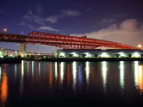 大阪の穴場夜景スポット「臨港緑地」は夜風が気持ち良い！