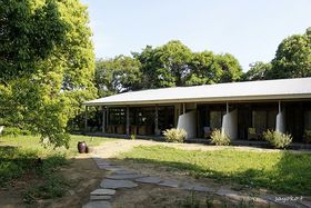 ��t�E��{���̔��܂���V���X�g�����u���U�E�K�[�f���v�̋L���T���l�C��