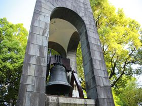 南極の石が佇み、自由の鐘が鳴る！世界のモノが集まる東京「日比谷公園」