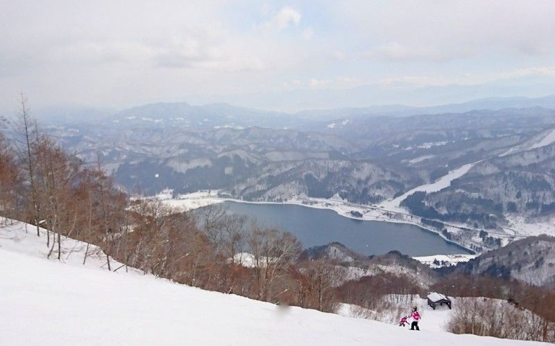 パークと長〜い林間コースが楽しい！長野「鹿島槍スキー場」