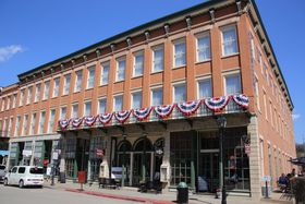 ���̒����l���������܂��Ă����I�K���[�i�u�f�\�g�n�E�X�E�z�e���v�̋L���T���l�C��