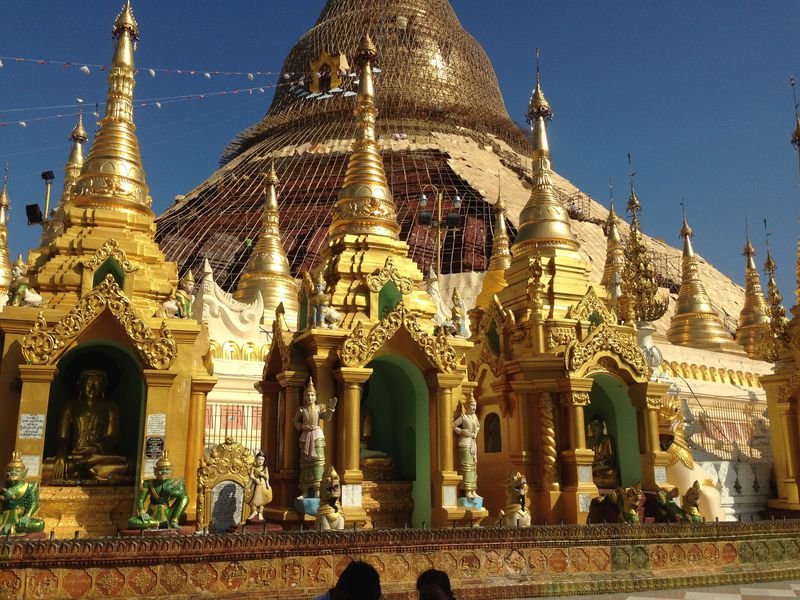 豪華絢爛な黄金寺院！ミャンマー ヤンゴン“シュエダゴン・パゴダ”を参拝しよう