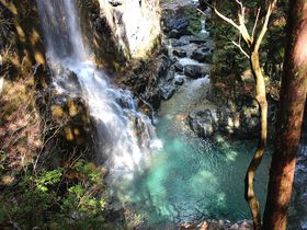 岐阜・付知峡「不動滝」の絶景へ！人気上昇中の癒しスポット