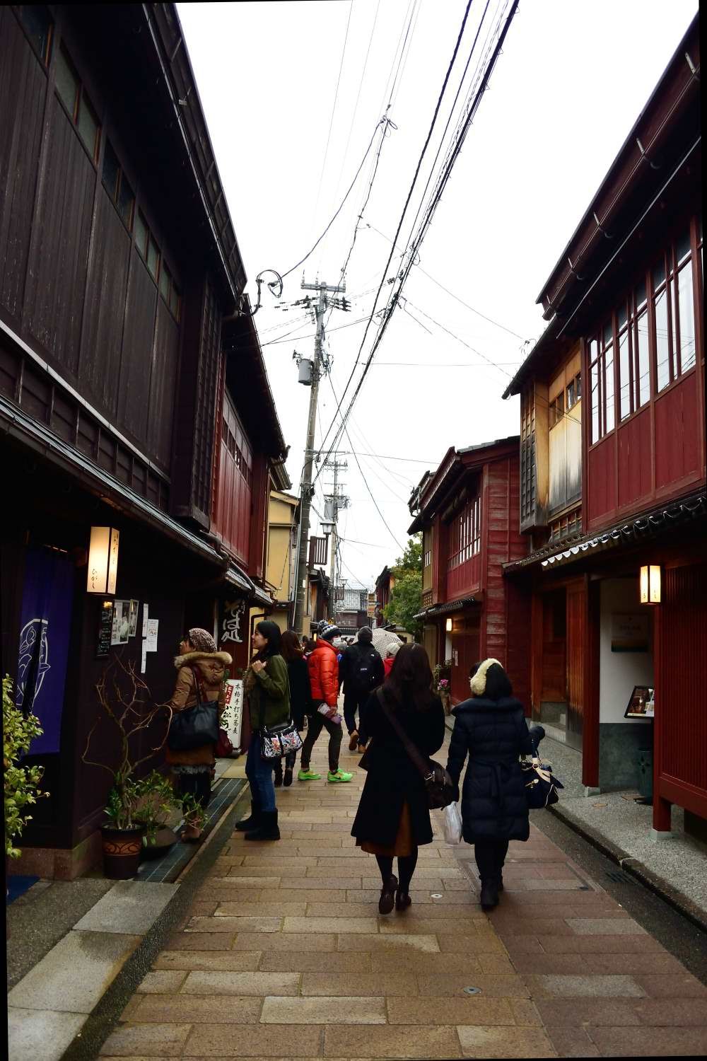 趣ある金沢の「小京都」ひがし茶屋街を散策する