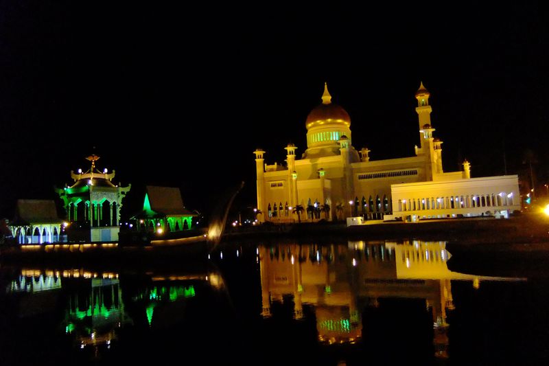 モスクが美しい魅惑の国！ブルネイで訪れるべき場所５選