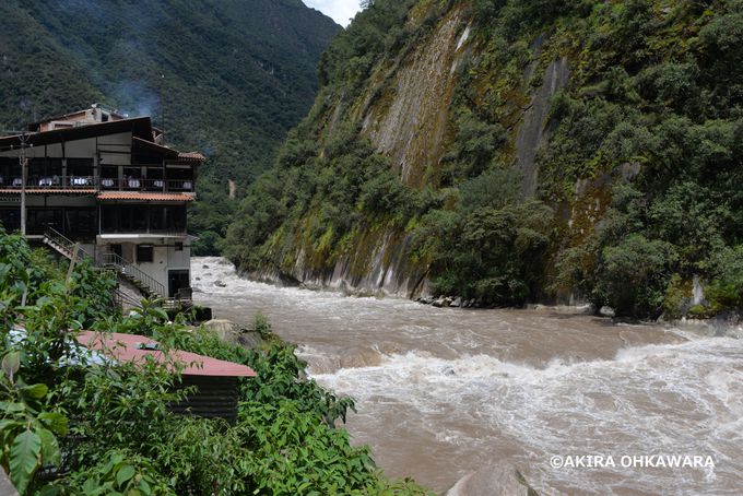 㑺͓{lI}z̎RXɈ͂܂ꂽZȃ}`s`