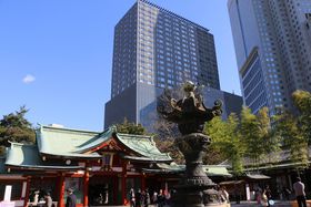 �����ł������߂������_��10�I �������K�ꂽ���s��̃I�A�V�X�̋L���T���l�C��