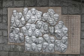 ����ɕ��m�����̖ʉe��K�˂� ������c��u�n�����m���v�ŕ��w�U���I�̋L���T���l�C��