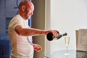 ���E��̃J���@�I�o���Z���i�u�t���V�l�v�̃��C�i���[���w���ʔ����̋L���T���l�C��