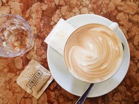 �A�[�g�̊X�x�������ŃJ�t�F����I�ړI�ʂ����߃X�|�b�g�T�I�̋L���T���l�C��