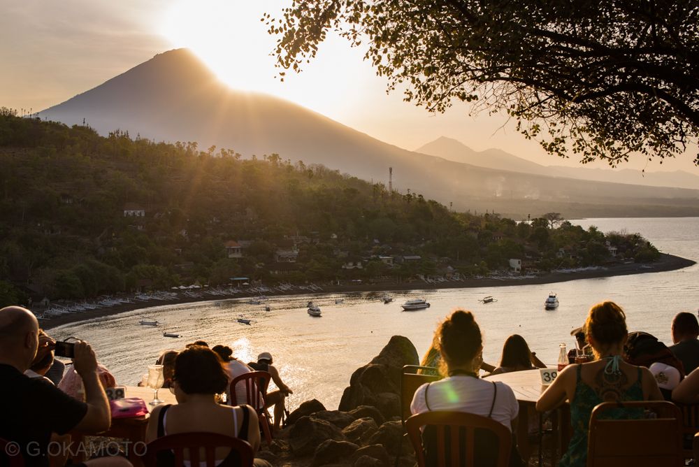 �u�̏�̃J�t�F���o�[�uSunset Point�v�ŁA�ґ�ȃT���Z�b�g�E�A���[