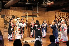 �A�C�k���������فu���炨���|���g�R�^���v�i�k�C�����V���j�`���R�ւ̊��ӂ��v���N�������鑺�`�̋L���T���l�C��