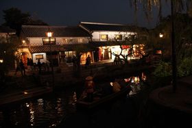 �Â����ƌ����I���z�I�ȏƖ��ɕ����ԁE�q�~���ϒn��u�q�~��ȁv�̋L���T���l�C��