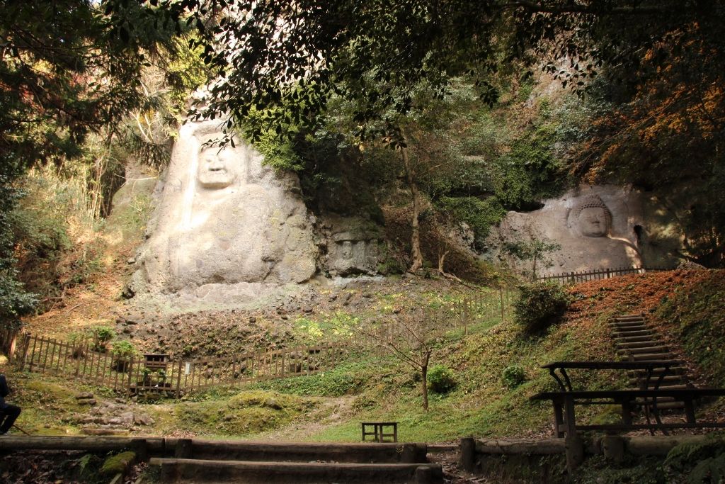 鬼が造った階段を上ってたどり着く大分国東半島「熊野磨崖仏」