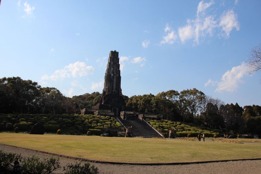 宮崎市平和台公園のシンボル「平和の塔」
