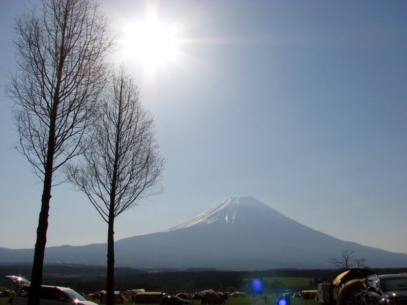 雄大な景色にノックアウト！絶景・富士山の「ふもとっぱら」で遊ぼう