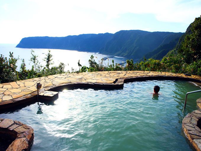 八丈島の温泉1　海一望の絶景露天風呂・末吉温泉みはらしの湯