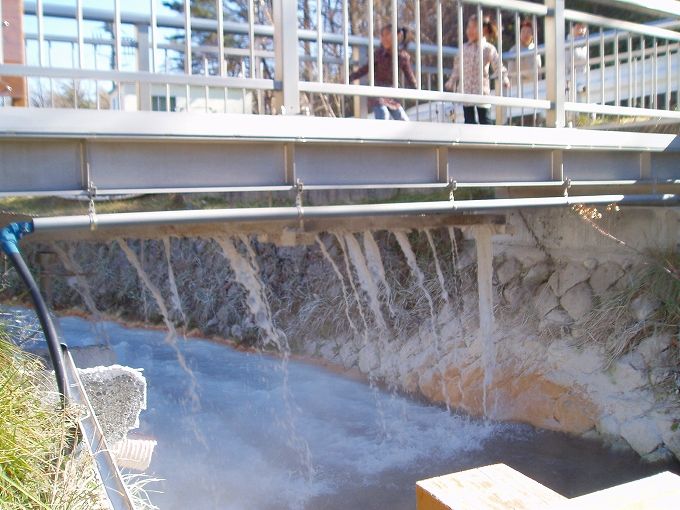 鉄もコンクリも溶かす酸性河川の中和工場と品木ダムの役割