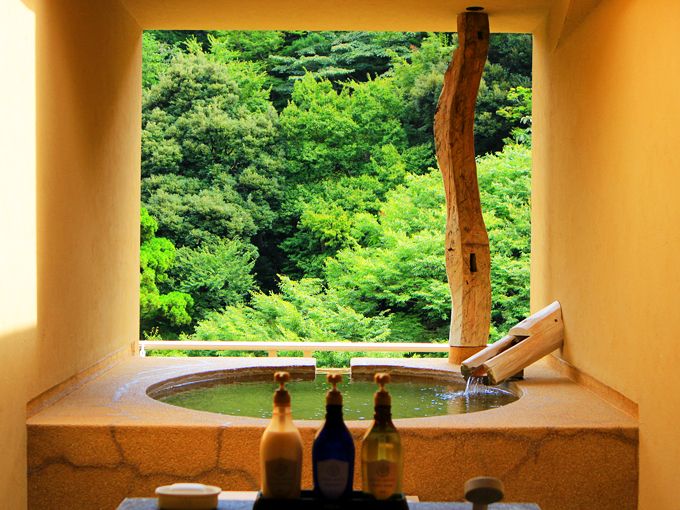 アートな丸い箱根水明荘の貸切露天風呂