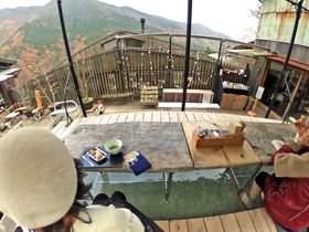 �u�i�����J�t�F�v�����ŋ��S�n�̗ǂ��ꏊ�͂����B�����J�t�F���̋L���T���l�C��