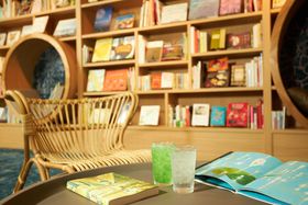 �u���� ��Ƃ�v�����ɑҖ]�̃~���j�A�����さ�Ƒ������z�e���̋L���T���l�C��