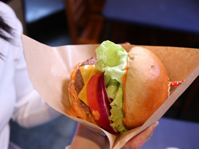 {XVKI[vIڂ́uBOX BURGERv