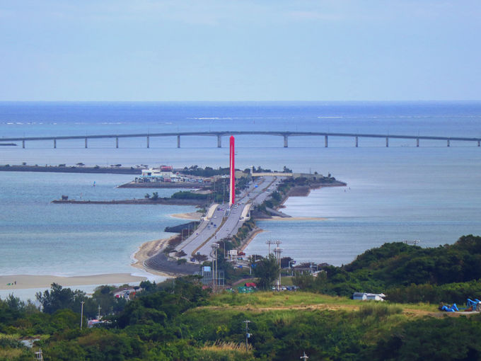 うるまの海の絶景！勝連半島と離島を結ぶ「海中道路」