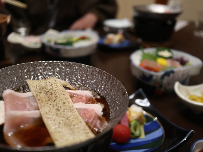 「法師温泉 長寿館」の廊下 部屋そして食事