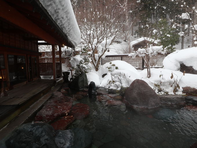 もう一つの足元湧出「長寿乃湯」露天風呂のある「玉城乃湯」